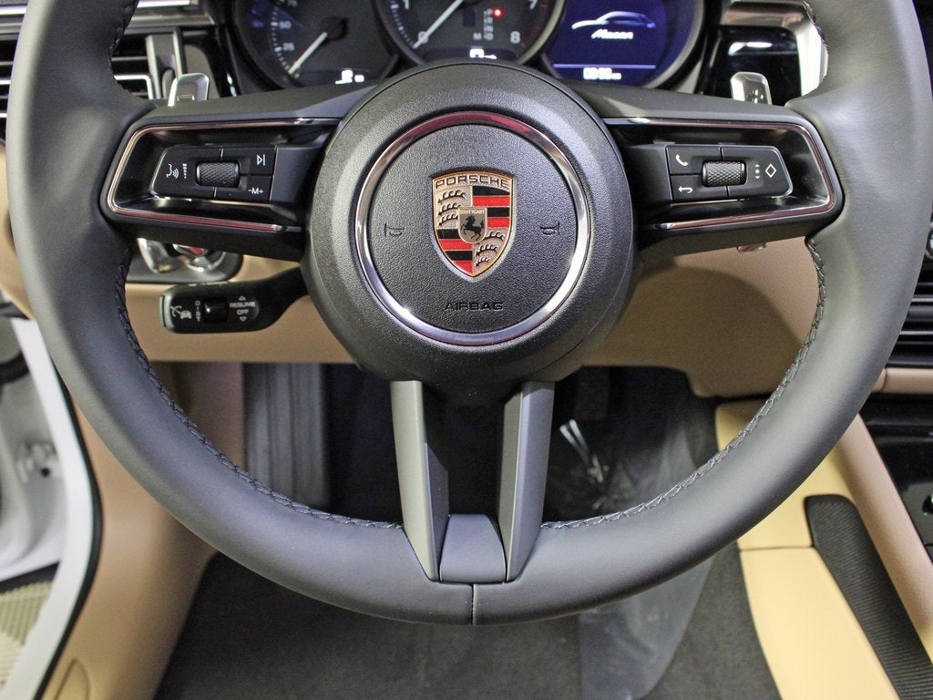 2025 Porsche Macan Base