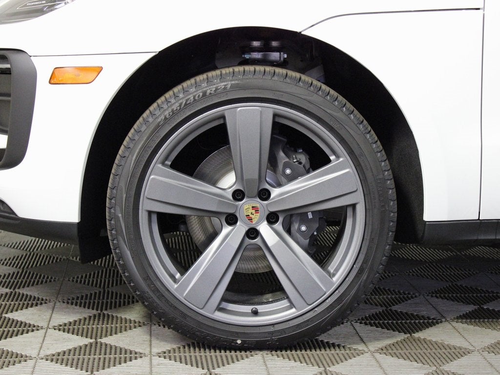 2025 Porsche Macan Base