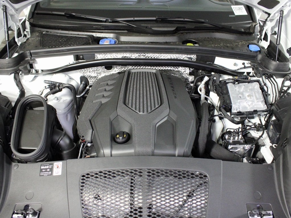 2025 Porsche Macan Base