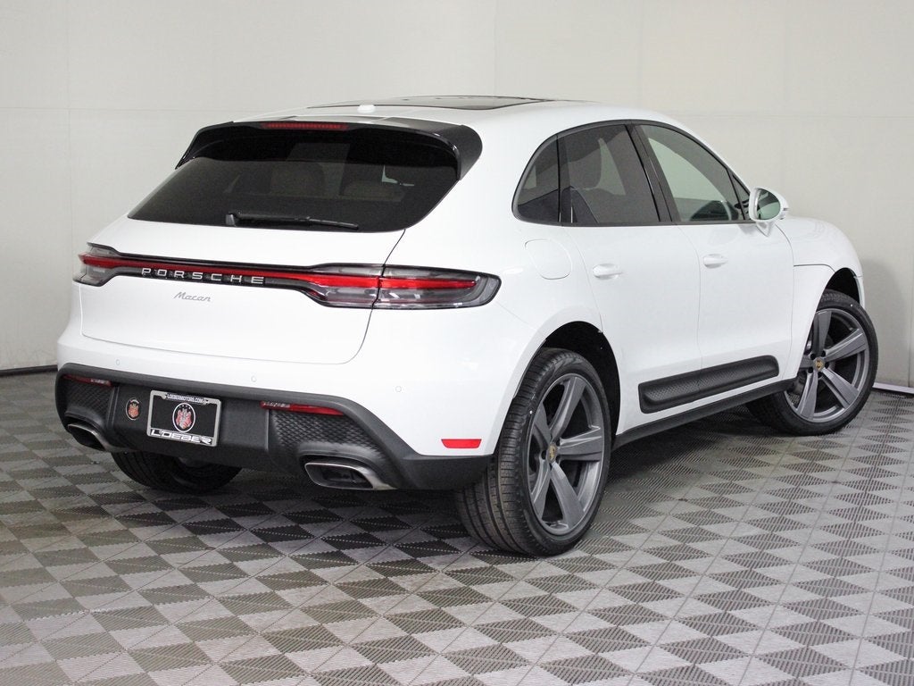 2025 Porsche Macan Base