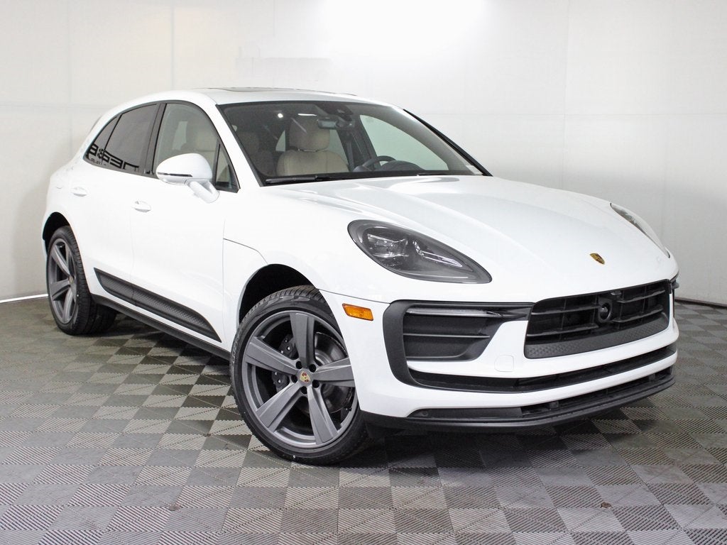 2025 Porsche Macan Base