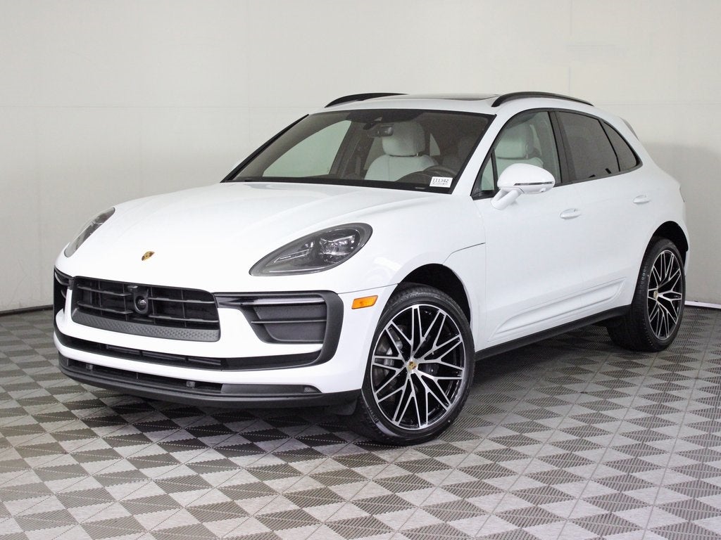 2025 Porsche Macan Base