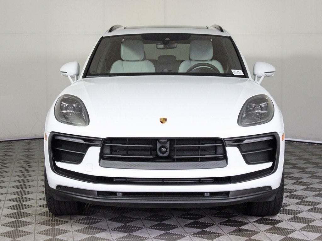2025 Porsche Macan Base