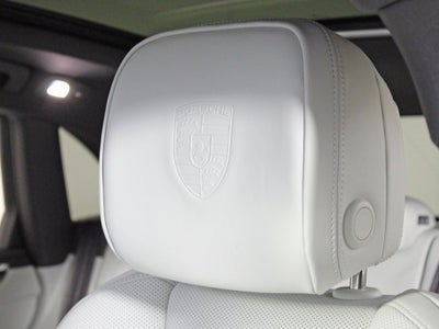 2025 Porsche Macan Base