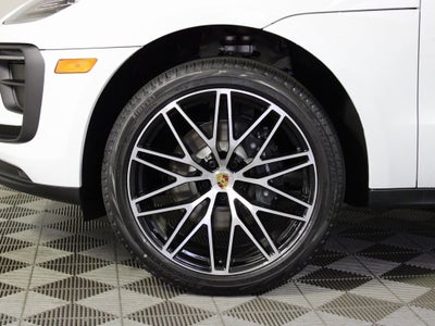 2025 Porsche Macan Base