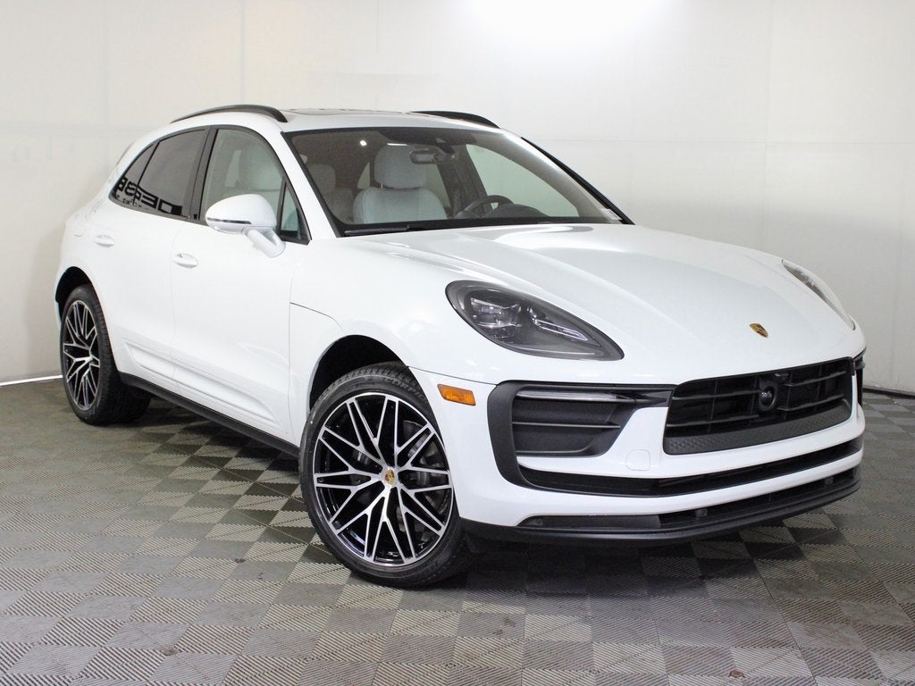 2025 Porsche Macan Base