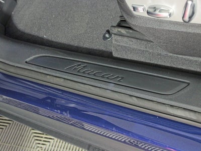 2025 Porsche Macan Base