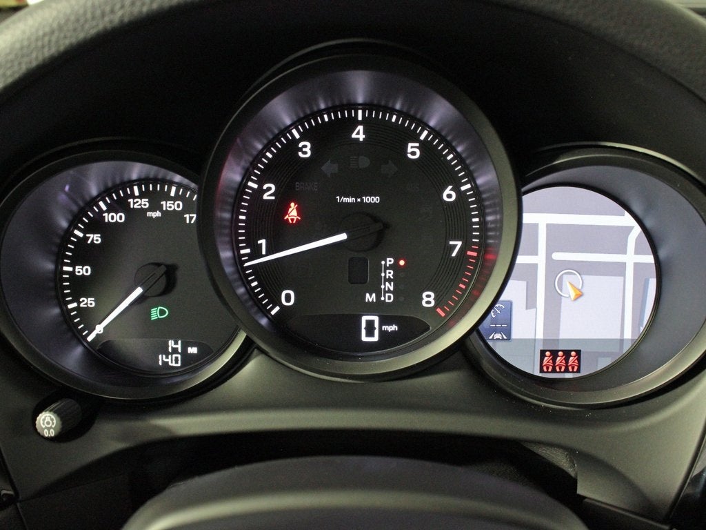 2025 Porsche Macan Base