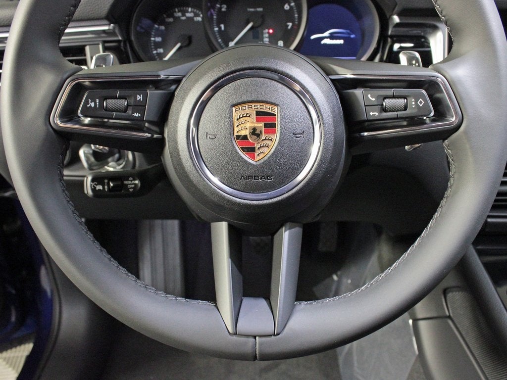 2025 Porsche Macan Base