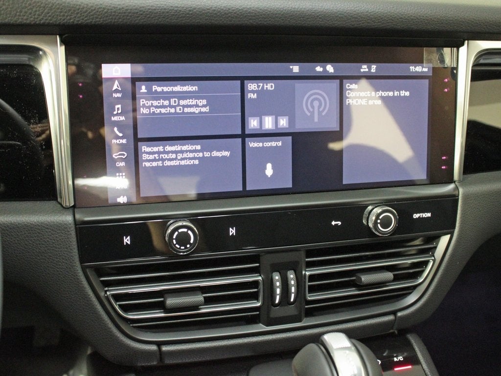 2025 Porsche Macan Base