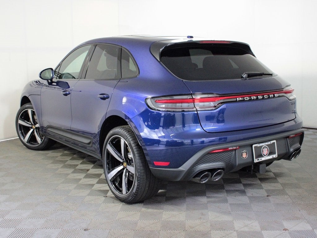 2025 Porsche Macan Base
