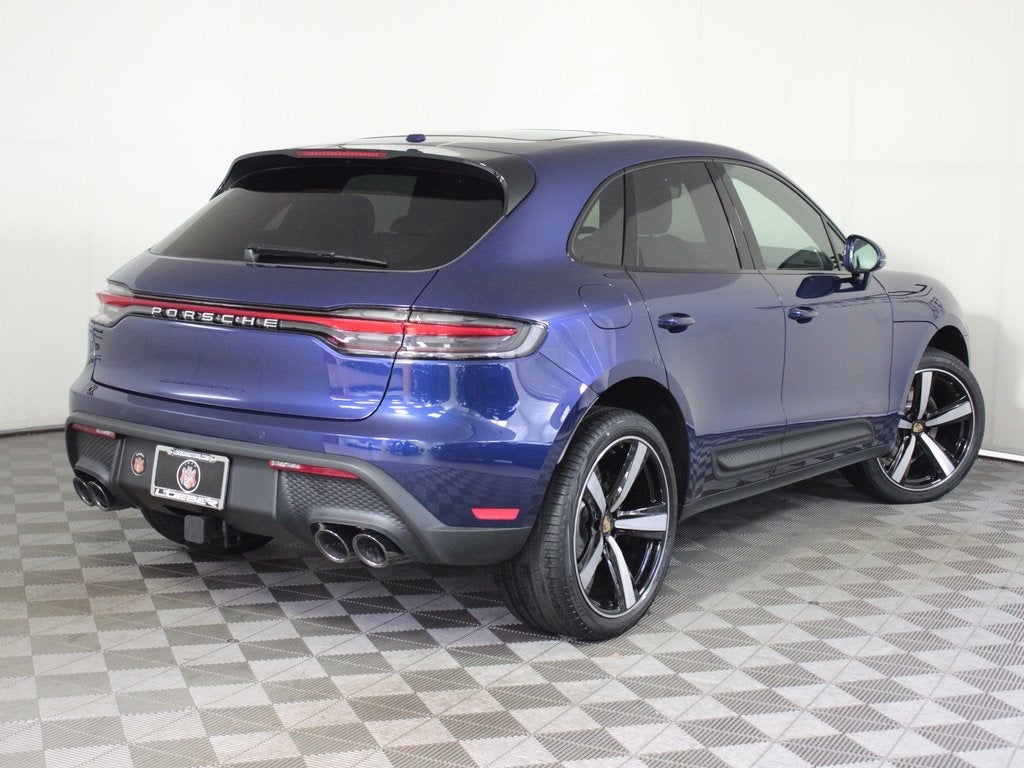 2025 Porsche Macan Base