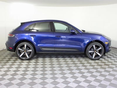 2025 Porsche Macan Base