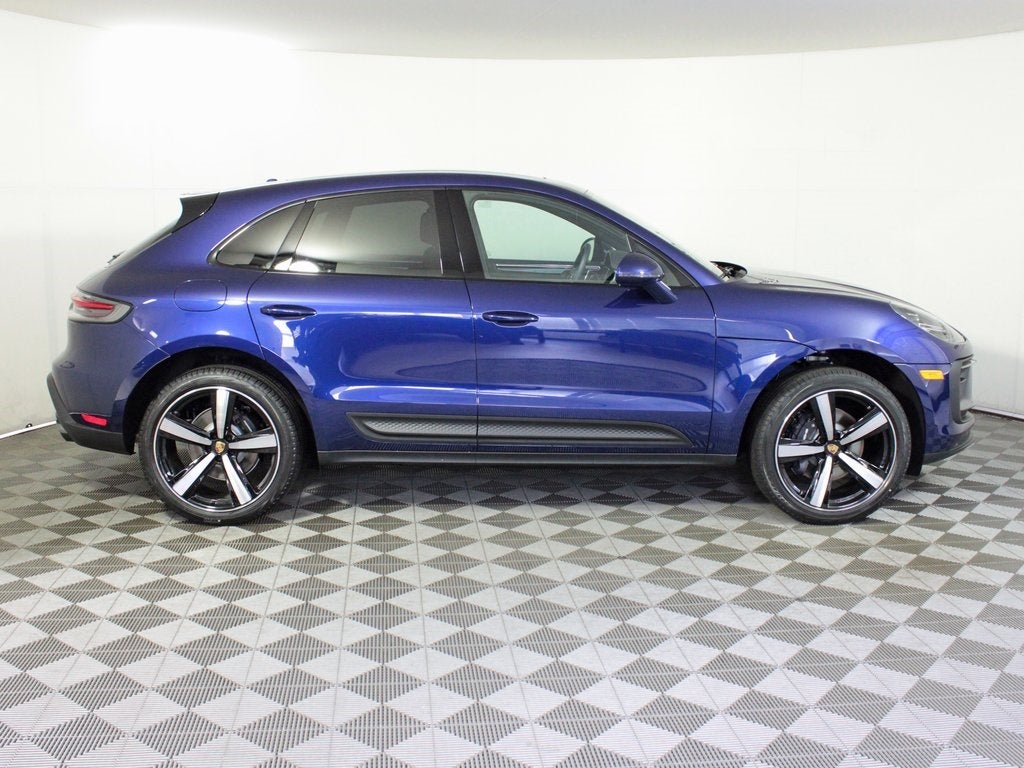 2025 Porsche Macan Base