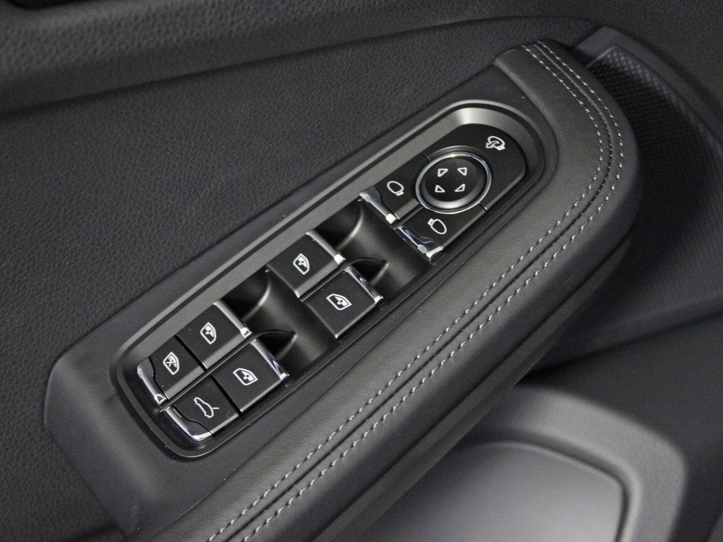 2025 Porsche Macan T