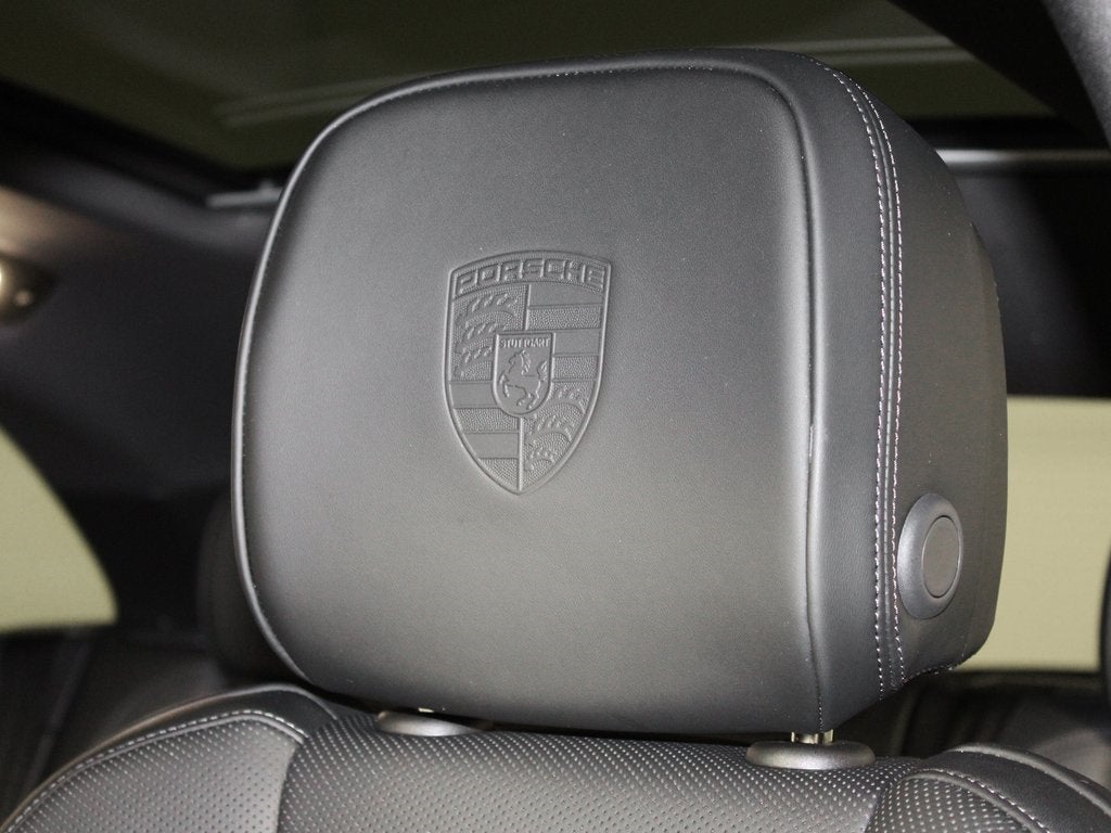 2025 Porsche Macan T