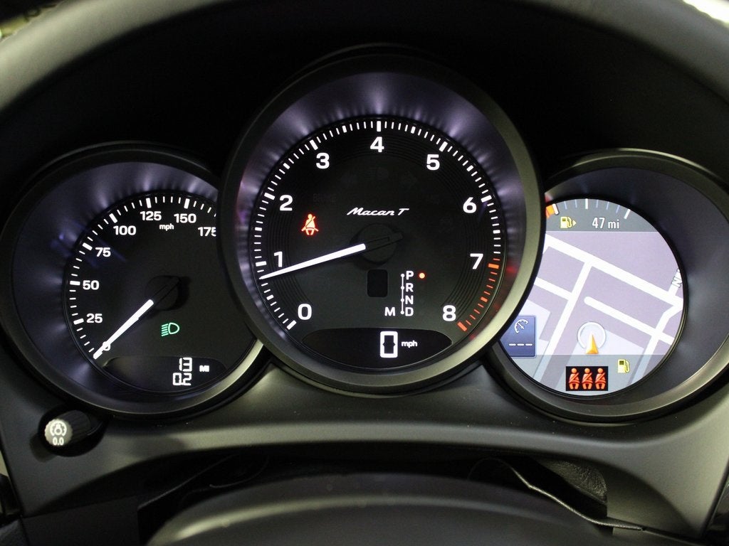 2025 Porsche Macan T