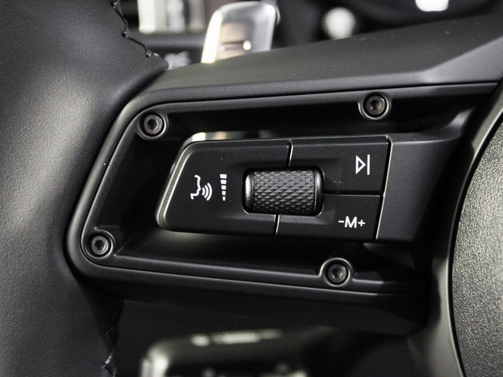 2025 Porsche Macan T