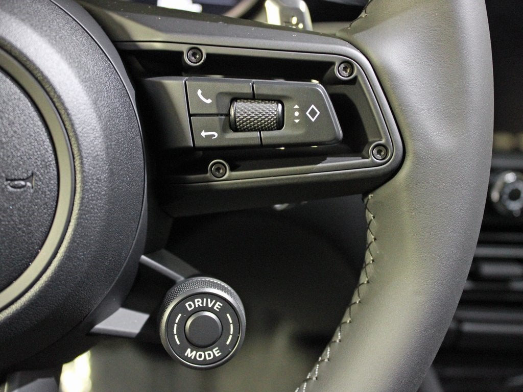 2025 Porsche Macan T