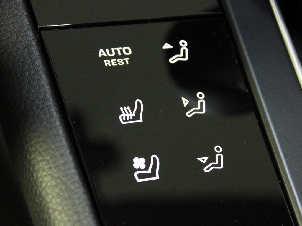 2025 Porsche Macan T