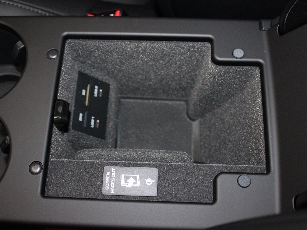 2025 Porsche Macan T