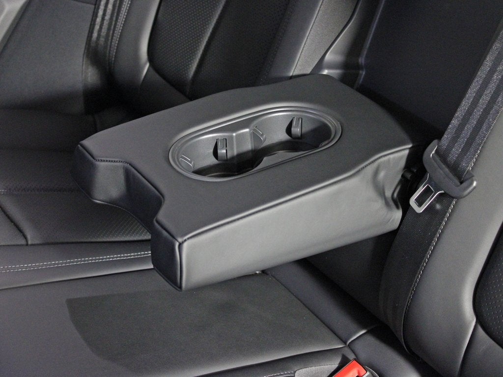 2025 Porsche Macan T