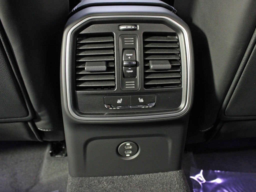 2025 Porsche Macan T