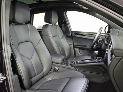 2025 Porsche Macan T