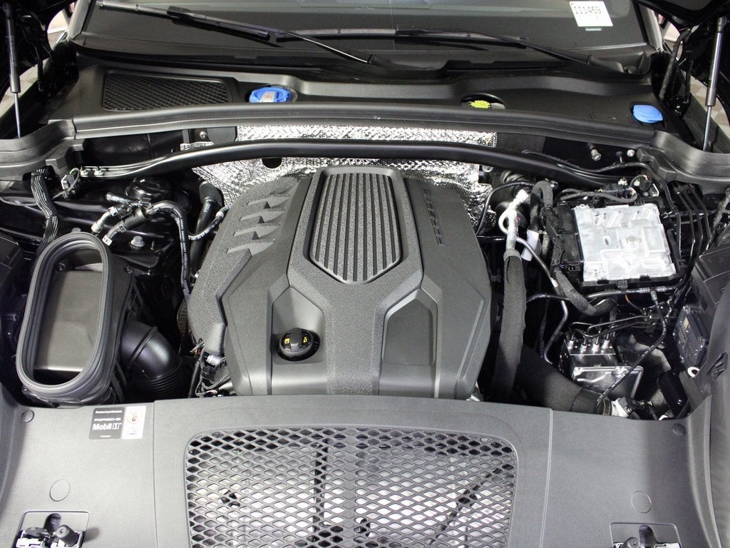 2025 Porsche Macan T