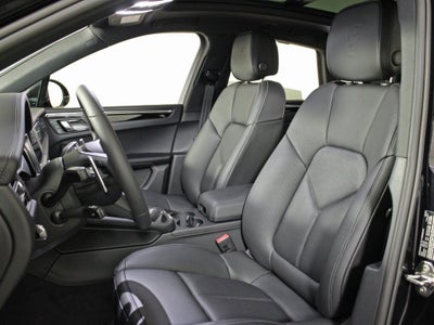 2025 Porsche Macan T