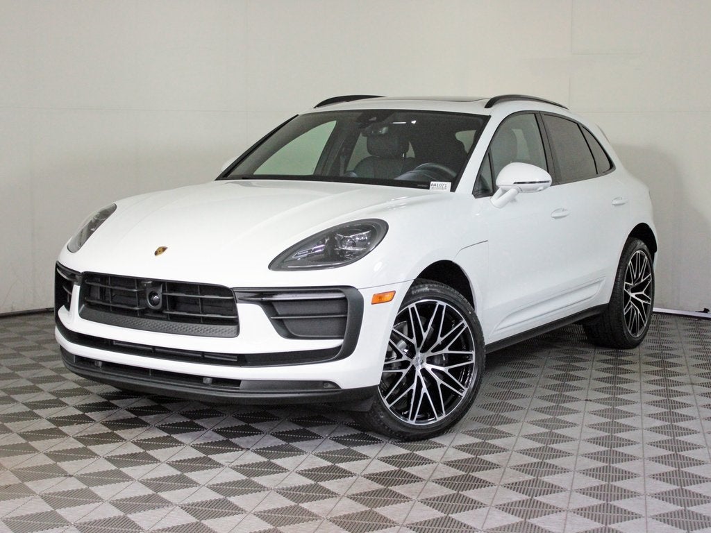 2026 Porsche Macan Base