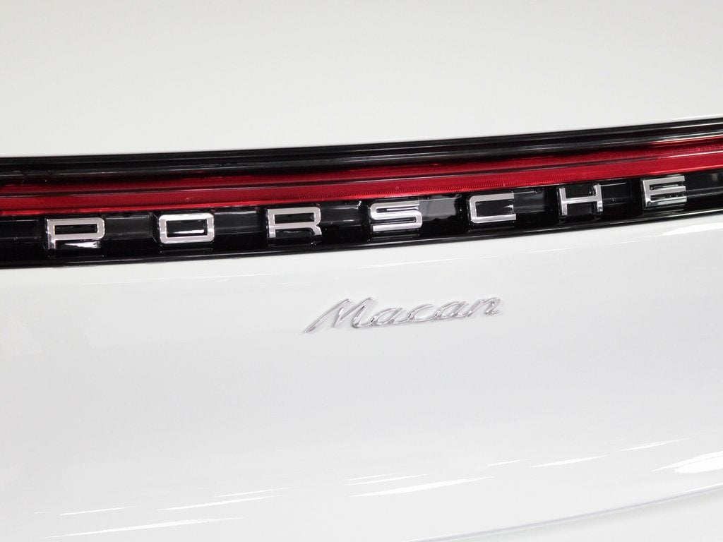 2026 Porsche Macan Base