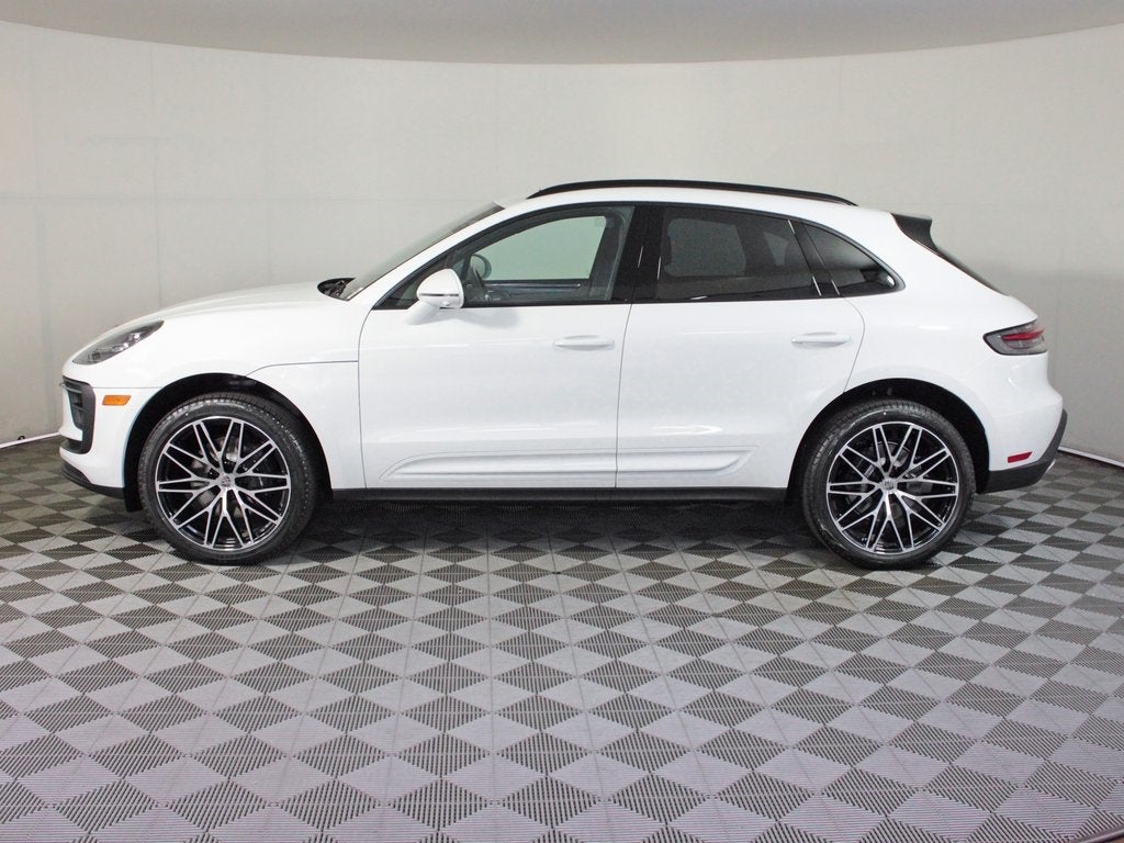 2026 Porsche Macan Base