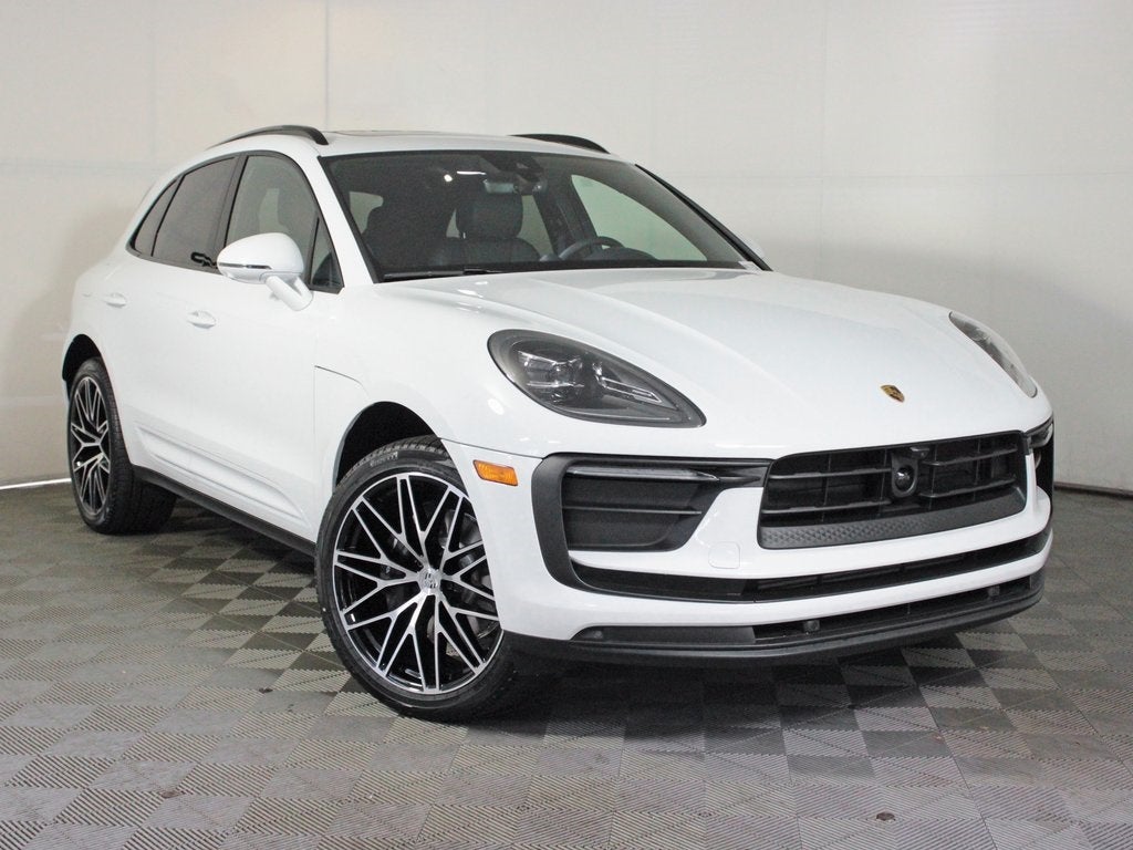 2026 Porsche Macan Base