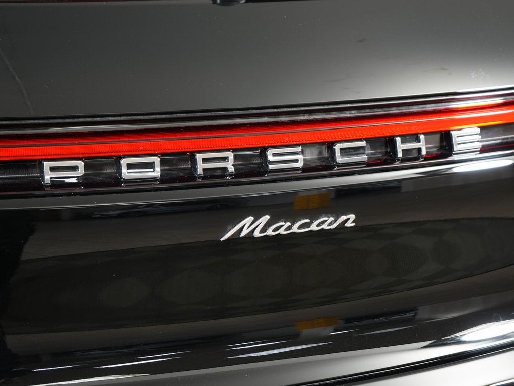 2026 Porsche Macan Base