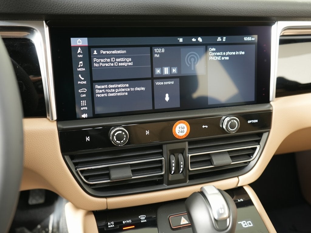 2026 Porsche Macan Base