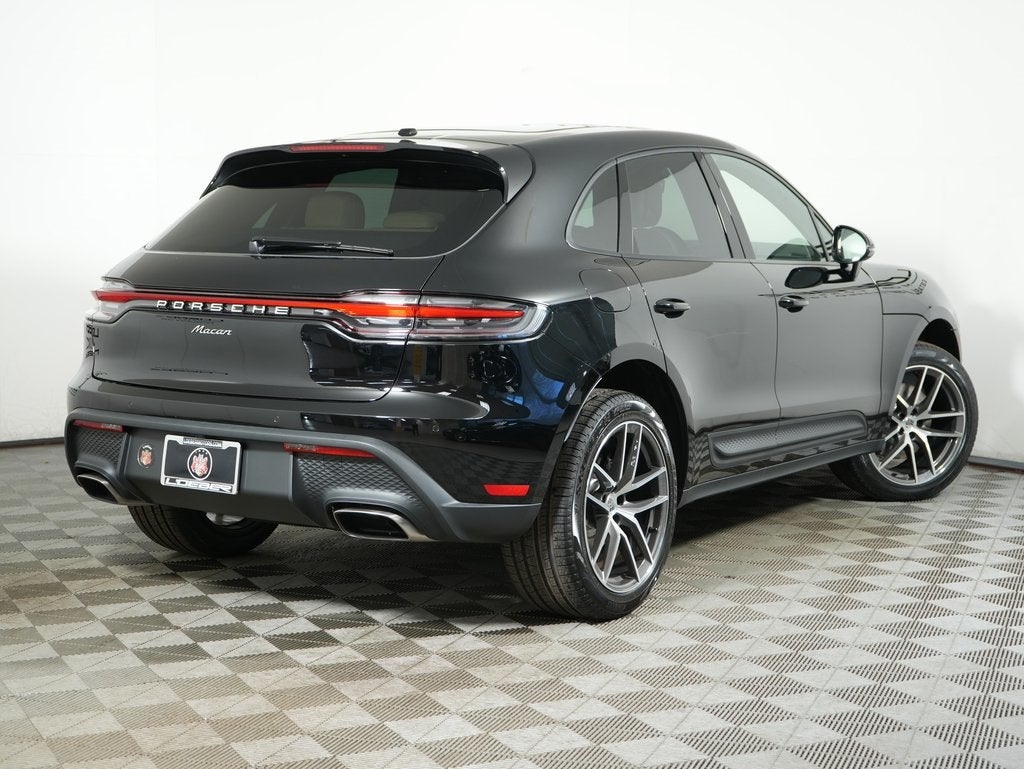 2026 Porsche Macan Base