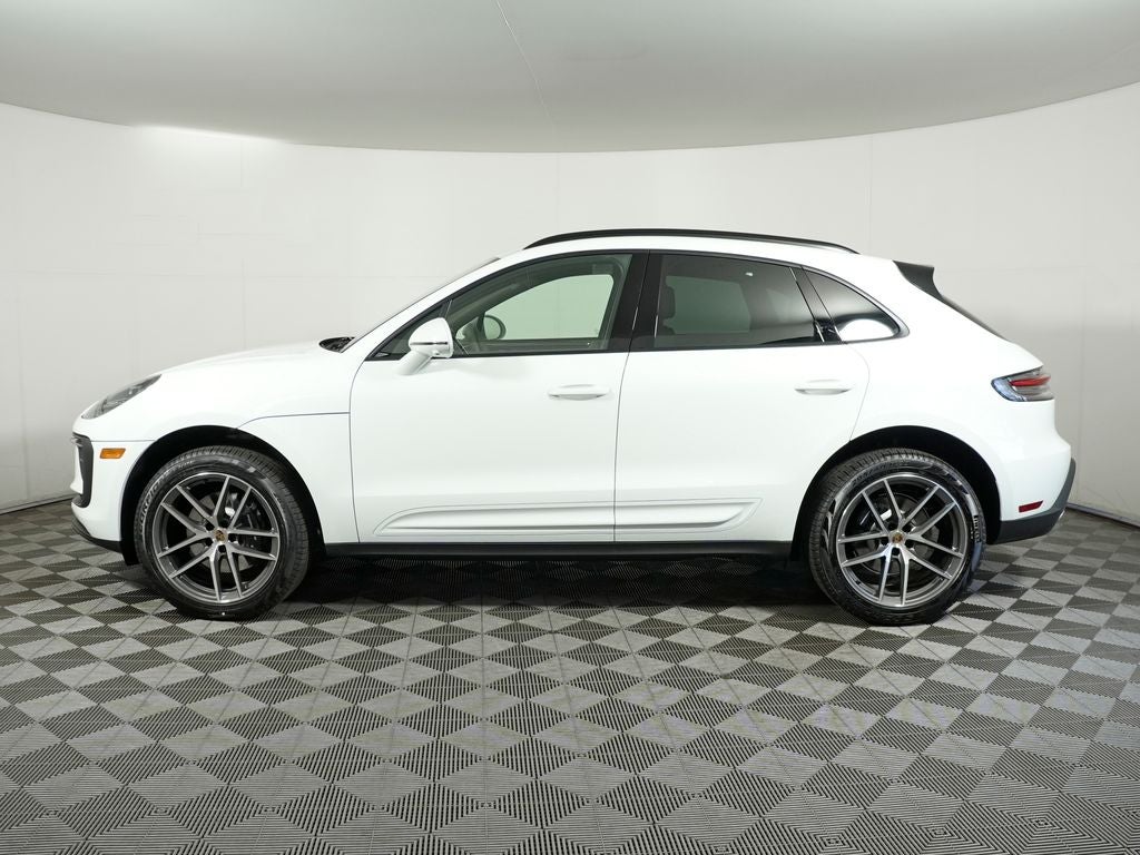 2026 Porsche Macan Base