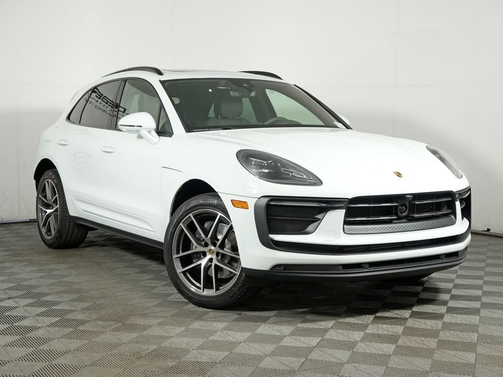 2026 Porsche Macan Base