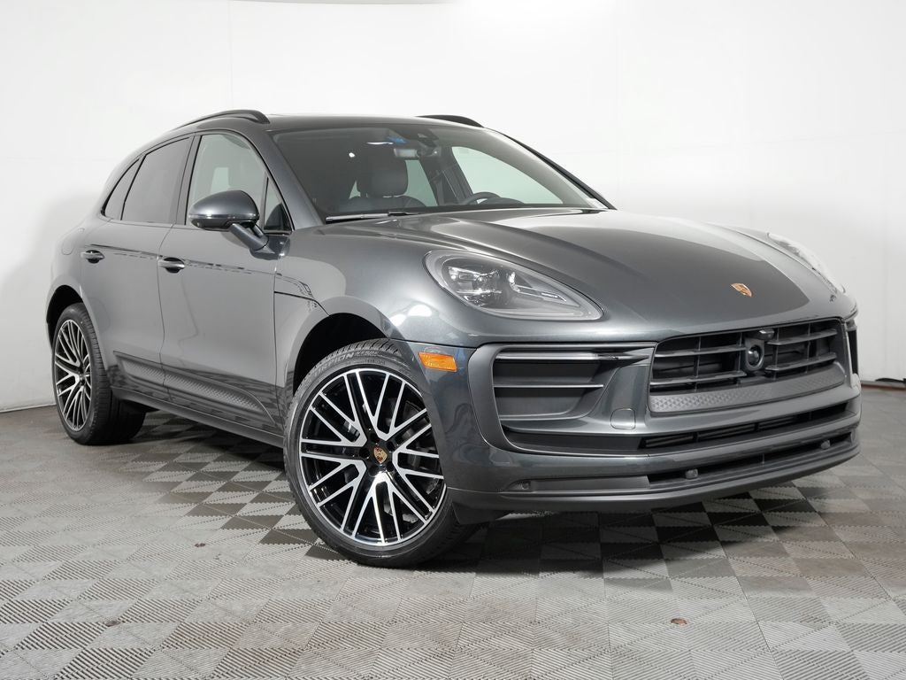 2026 Porsche Macan Base
