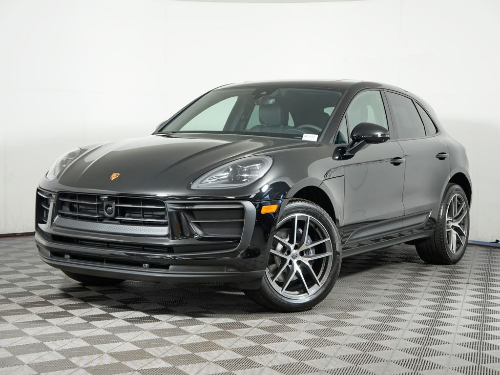 2026 Porsche Macan Base
