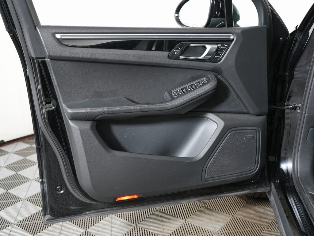 2018 Porsche Macan Base