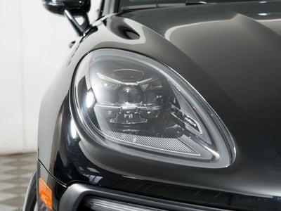 2023 Porsche Macan Base