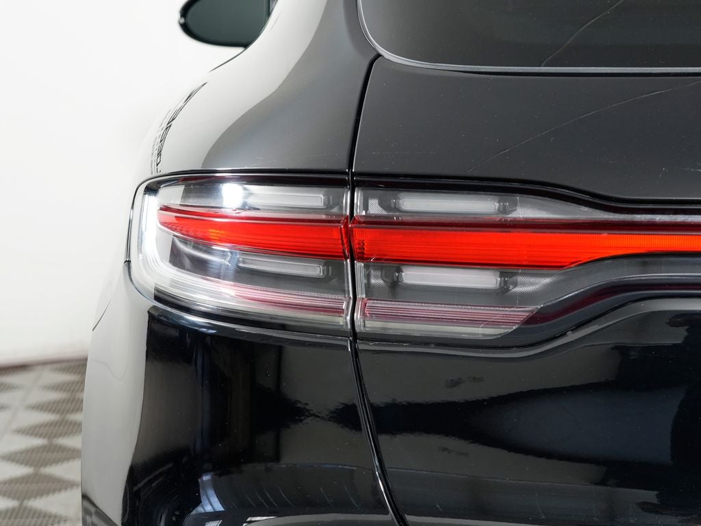 2023 Porsche Macan Base
