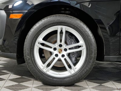 2023 Porsche Macan Base
