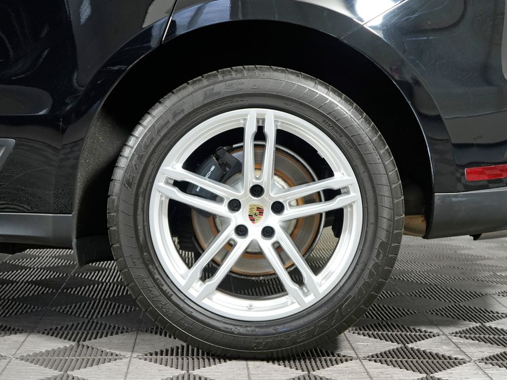 2023 Porsche Macan Base