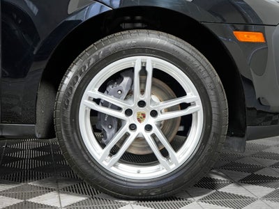 2023 Porsche Macan Base
