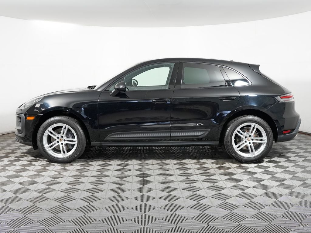 2023 Porsche Macan Base