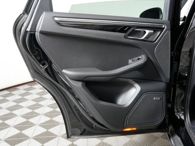 2023 Porsche Macan Base