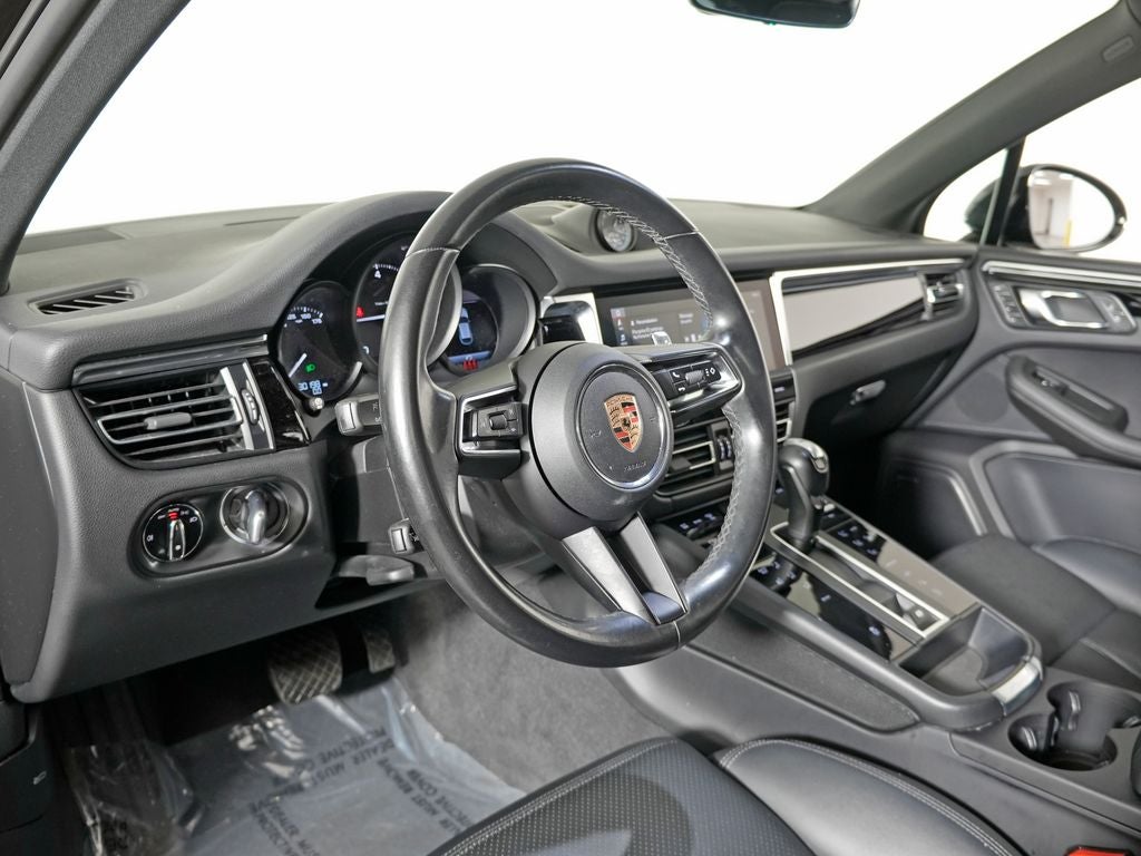 2023 Porsche Macan Base